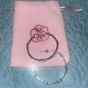 KC Chic Bali silver w/white hoop earrings